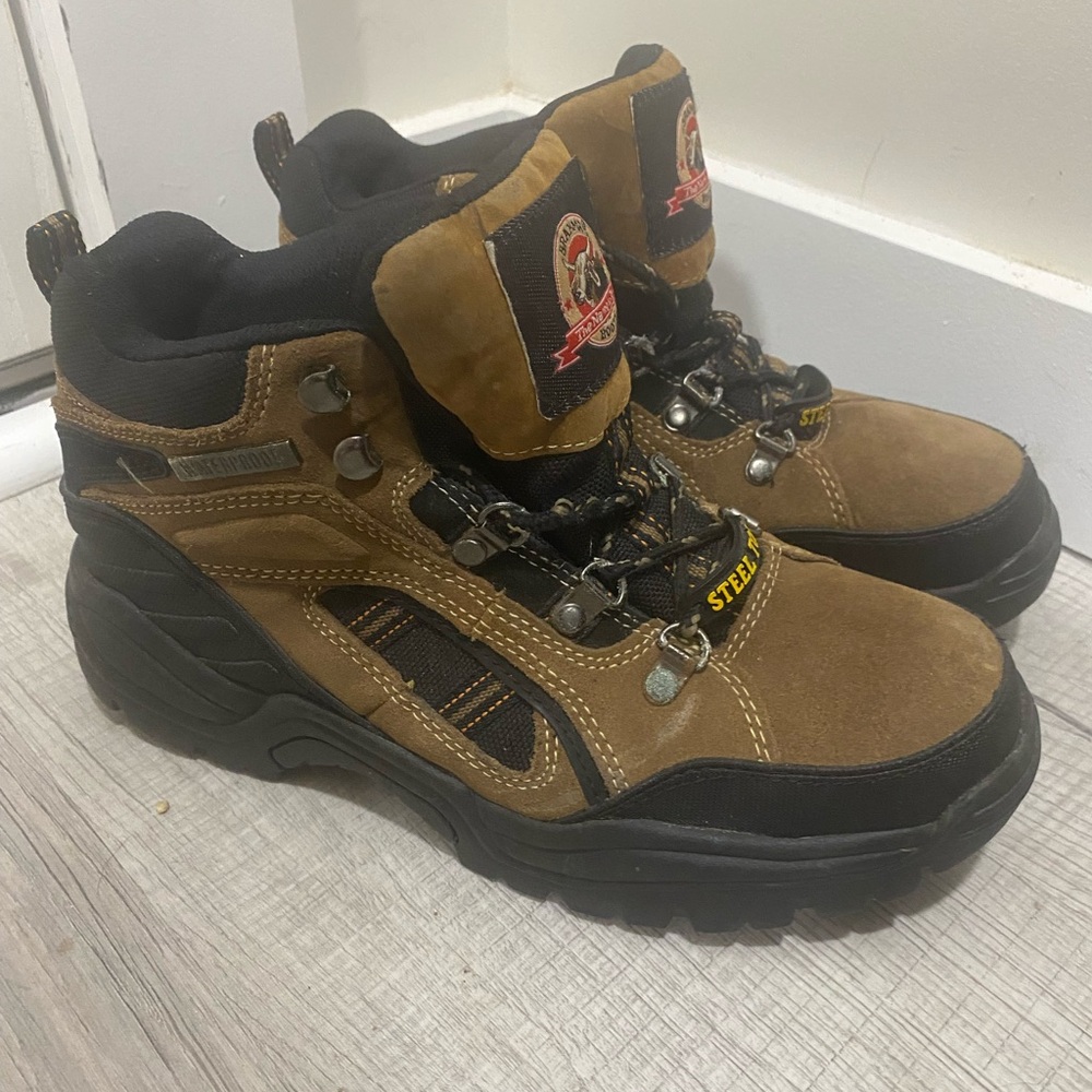 Like New Mens Brahma Brown/ Black Steel Toe Work Boots/LeatherWaterproof Size 8
